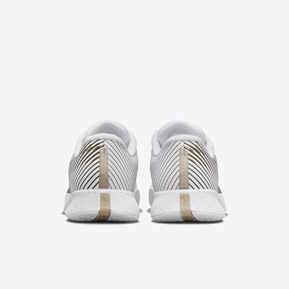 Кроссовки теннисные женские Nike ZOOM VAPOR PRO 2 HC white/gold HF3631-100 Кроссовки теннисные женские Nike ZOOM VAPOR PRO 2 HC white/gold HF3631-100