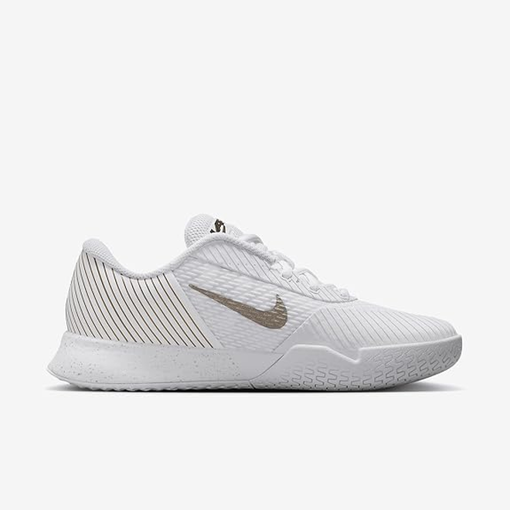Кроссовки теннисные женские Nike ZOOM VAPOR PRO 2 HC white/gold HF3631-100 Кроссовки теннисные женские Nike ZOOM VAPOR PRO 2 HC white/gold HF3631-100