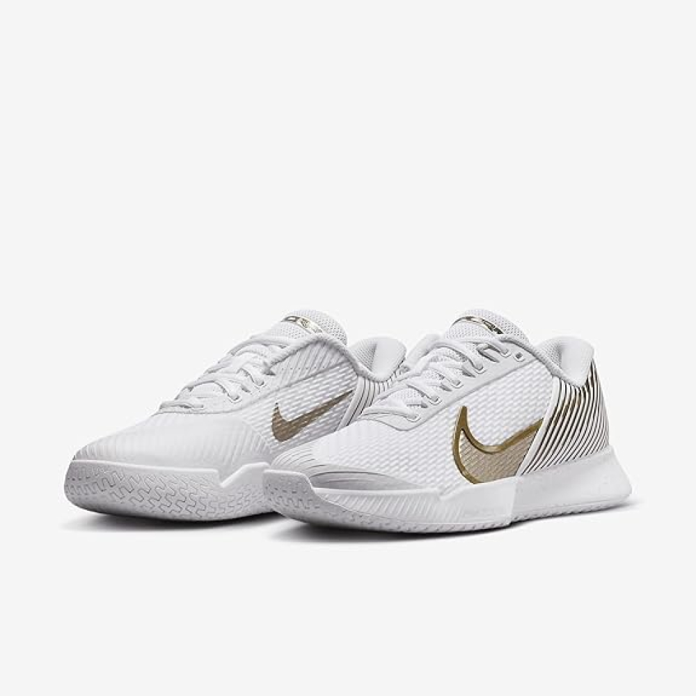Кроссовки теннисные женские Nike ZOOM VAPOR PRO 2 HC white/gold HF3631-100 Кроссовки теннисные женские Nike ZOOM VAPOR PRO 2 HC white/gold HF3631-100