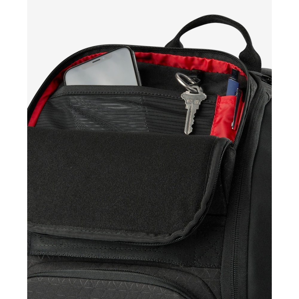 Рюкзак Wilson CLASH V3 BACKPACK BLACK/INFRARED WR8037901001 Рюкзак Wilson CLASH V3 BACKPACK BLACK/INFRARED WR8037901001